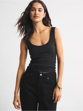 Abercrombie Soft AF Ribbed Black Tank Seamless V neck Top Bodycon Size M